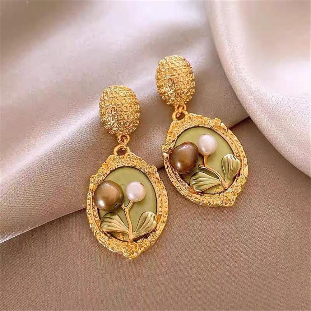 Yeşil Mineli ve İncili Gold Çerçeveli Gül Motifli Vintage Küpe