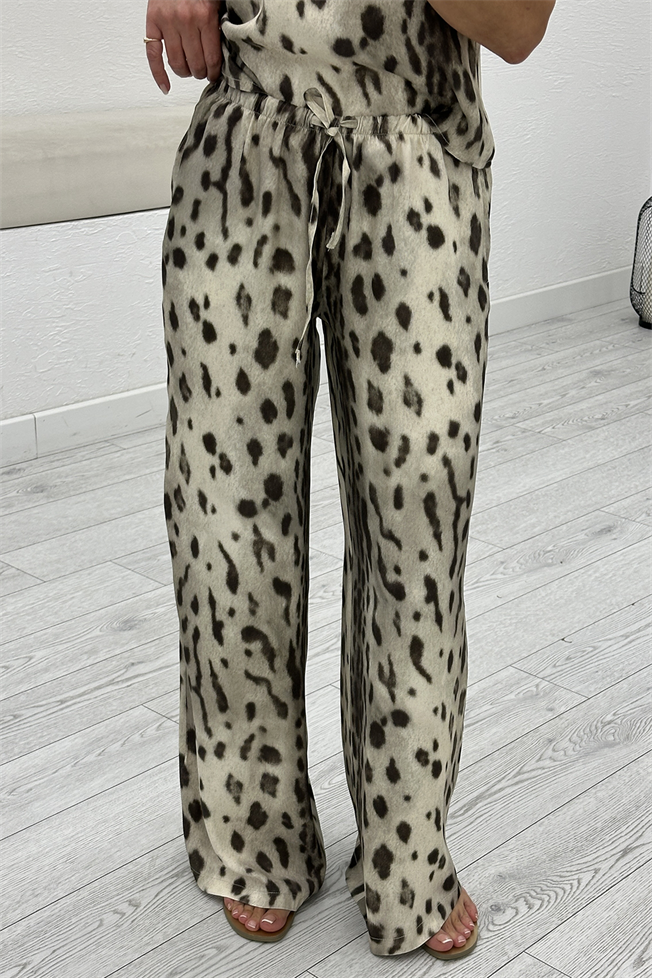 Bej Leopar Desen Saten Takım 8415