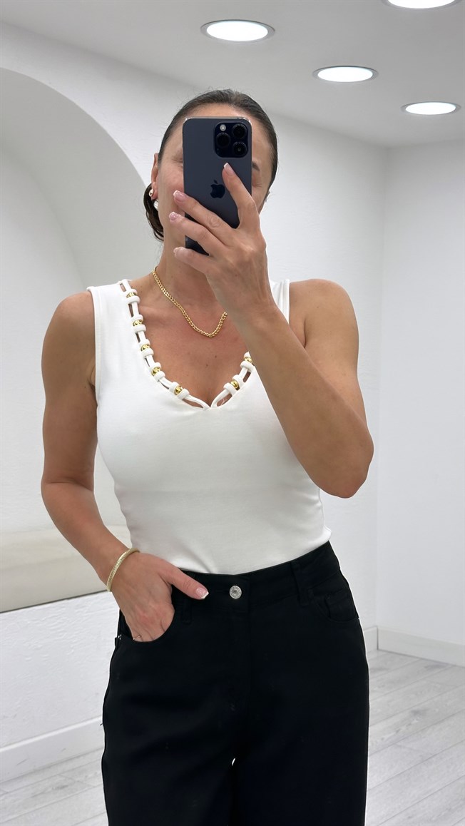 Beyaz Bluz 261023