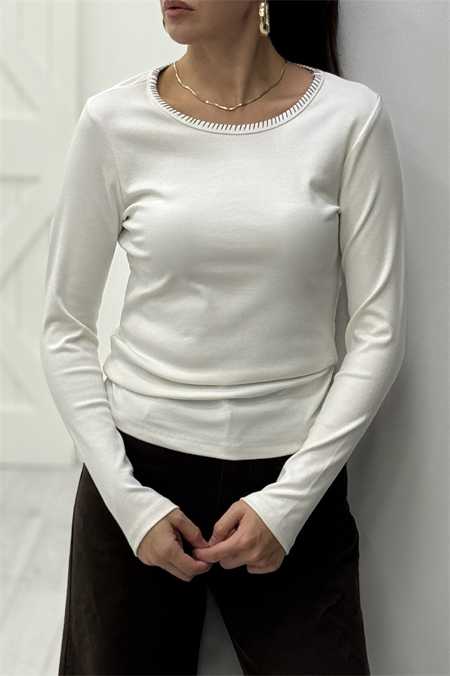 Beyaz Yakası Kroşeta Dikişli Tshirt 3264