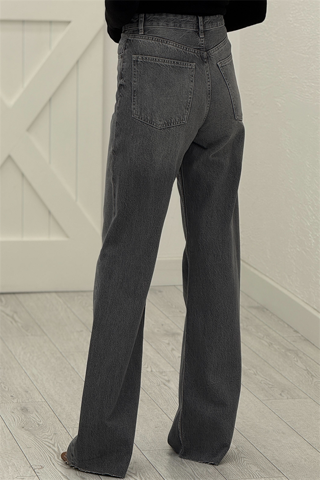 Gri Kesik Paça Jean 3428