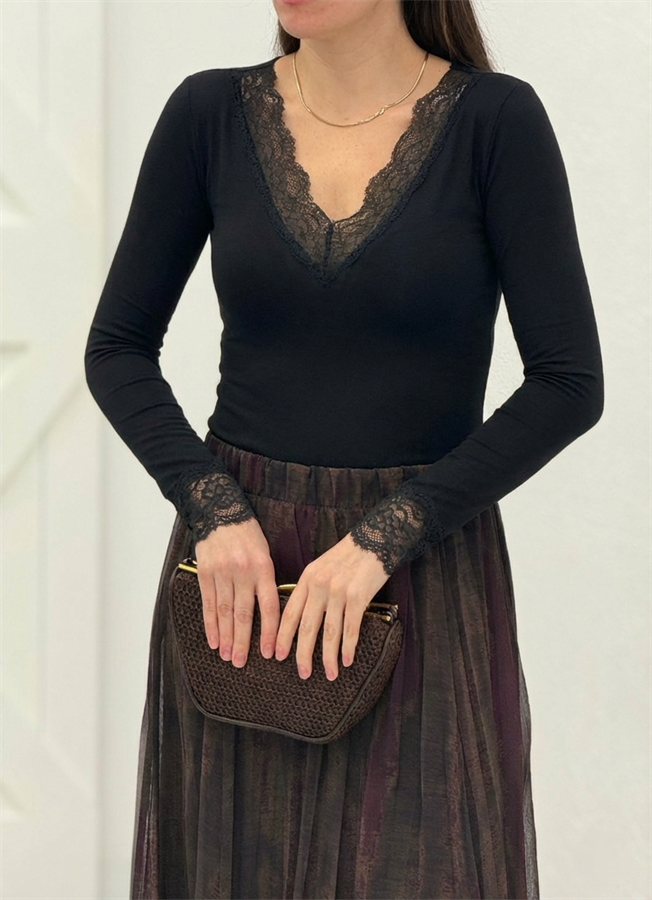 Siyah Dantelli Kaşmir Transparan Bluz 3483