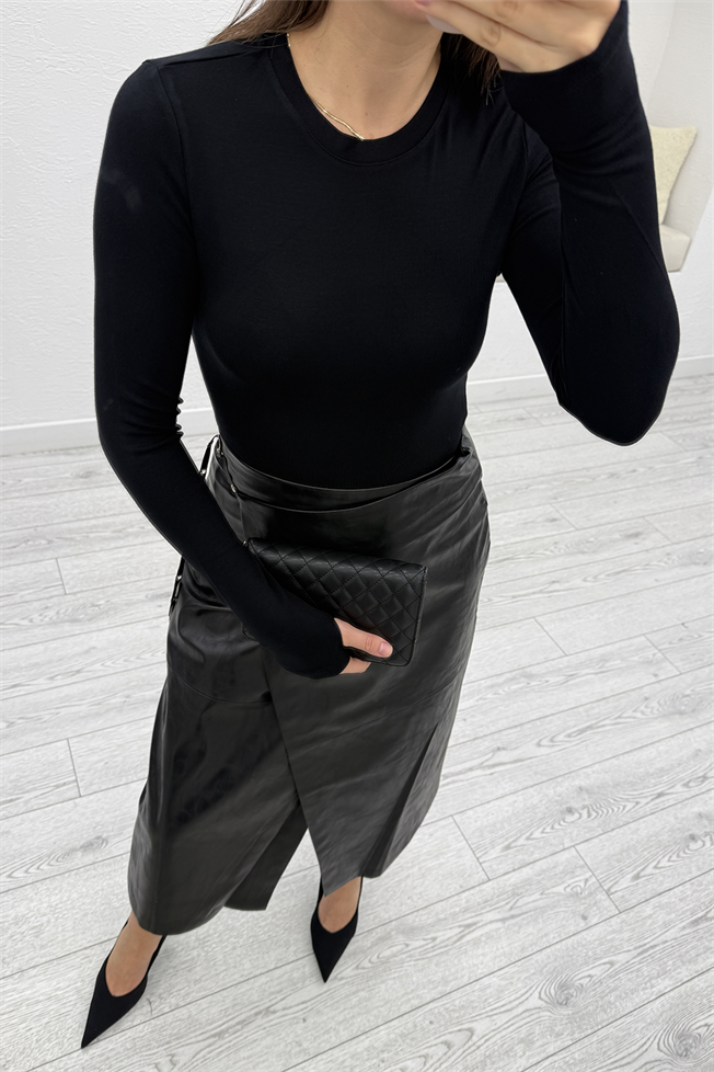 Siyah Soft Touch Kolu Yırtmaç Detay Bluz 5068