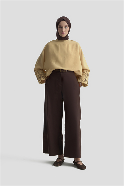 Nakış Detaylı Balon Kollu Bluz Camel