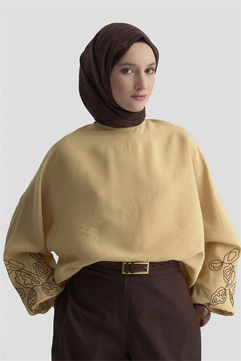 Nakış Detaylı Balon Kollu Bluz Camel
