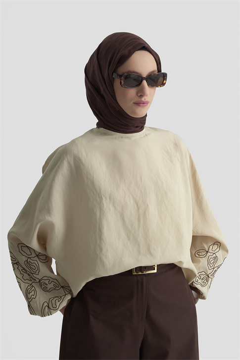 Nakış Detaylı Balon Kollu Bluz Kum