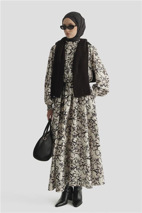 Çiçek Desenli Kloş Elbise Beyaz