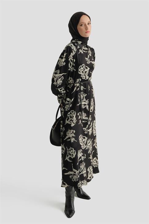 Çiçek Desenli Kemerli Elbise Siyah