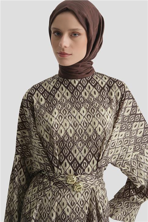 Toka Detaylı Desenli Elbise Kahve