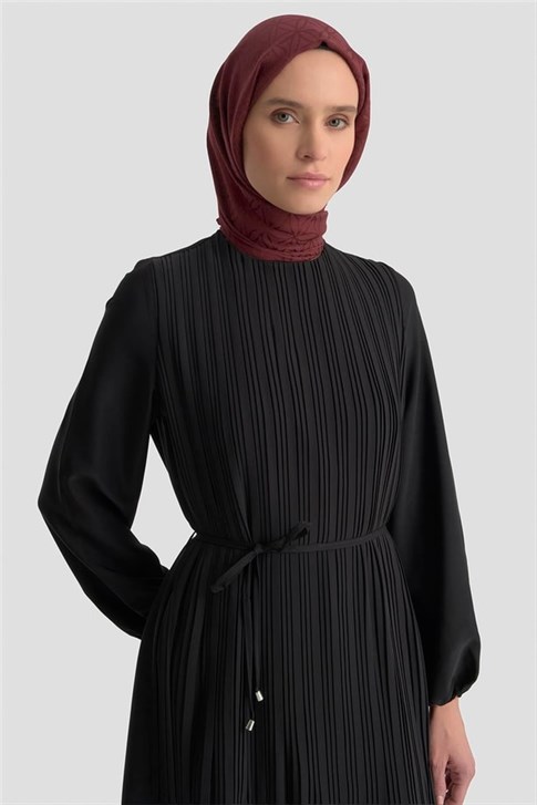 Piliseli Elbise Siyah