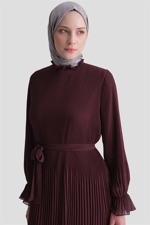 Piliseli Kuşaklı Elbise Bordo