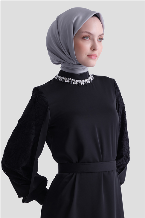 Taş Detaylı Şık Elbise Siyah