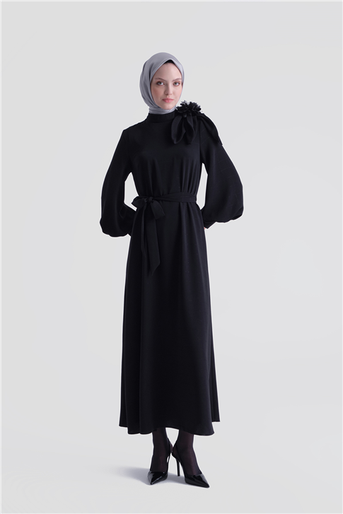 Aksesuar Detaylı Şık Elbise Siyah
