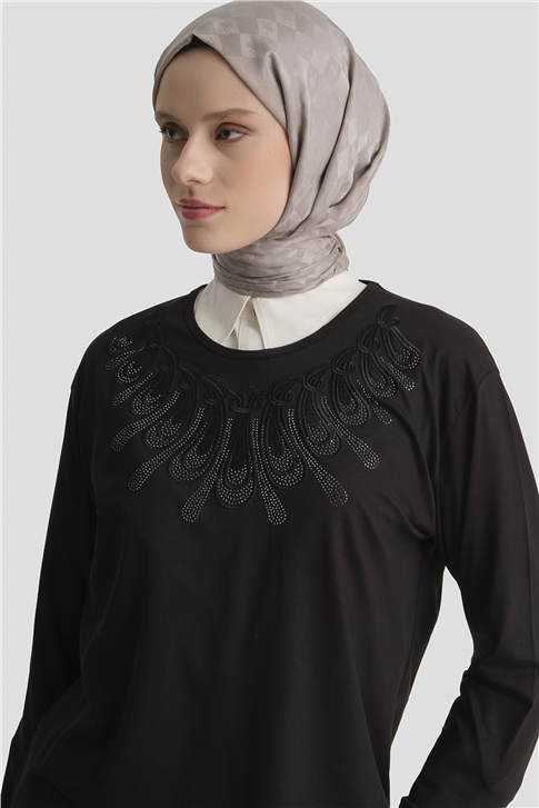 Armine Penye Siyah