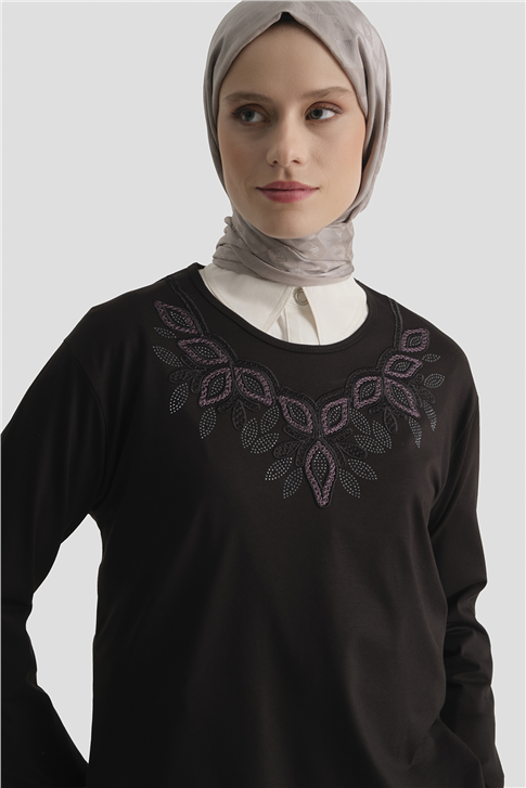 Armine Penye Siyah