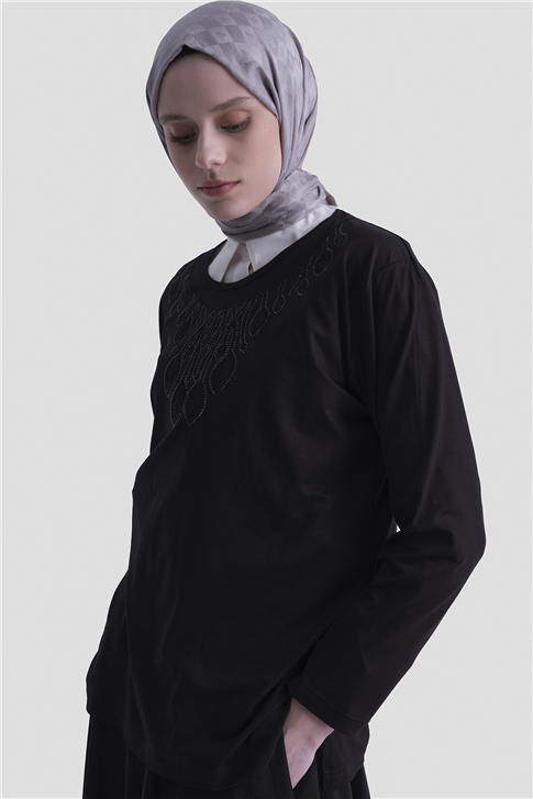 Armine Penye Siyah