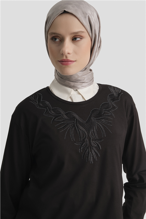 Armine Penye Siyah