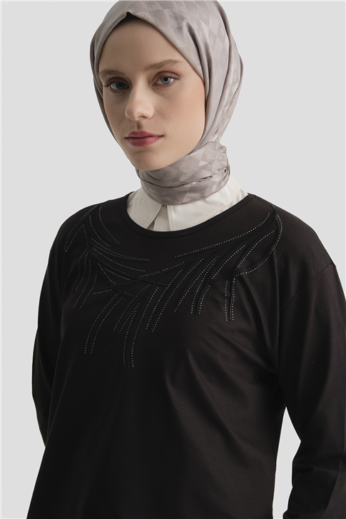 Armine Penye Siyah