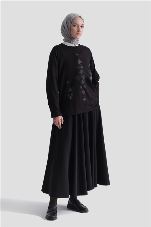 Armine Penye Siyah