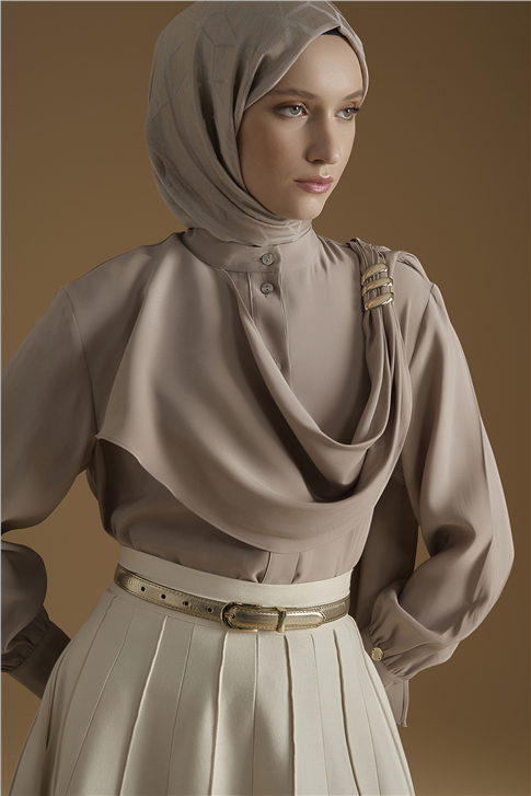 Broş Detaylı Tunik Vizon