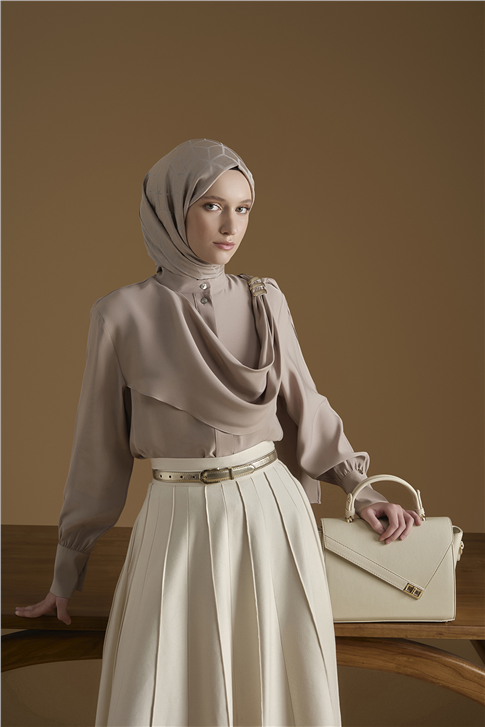 Broş Detaylı Tunik Vizon