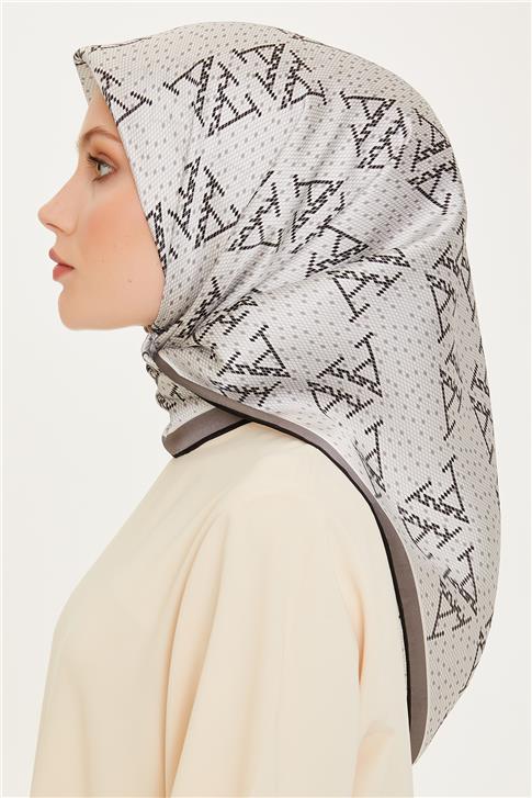 Armine Monogram Desenli Sura Saf İpek Eşarp 9228D 55