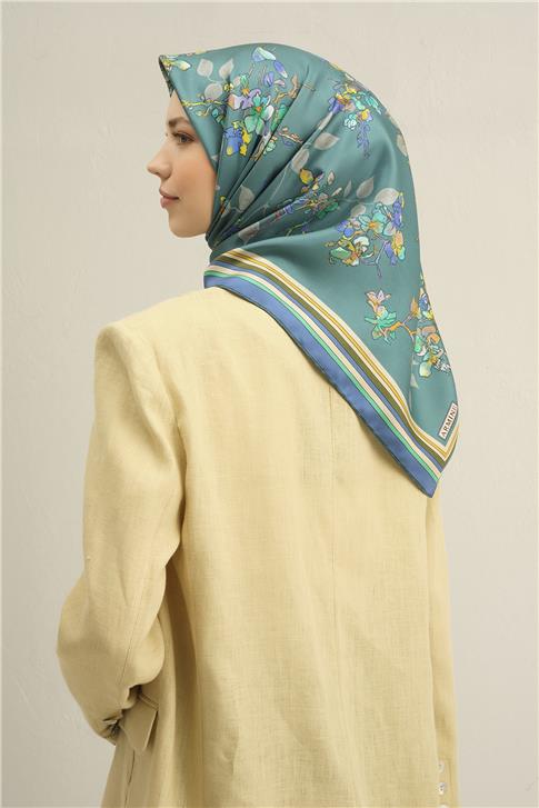 Armine Çiçek Desenli Saf İpek Twill Eşarp 9316D 32