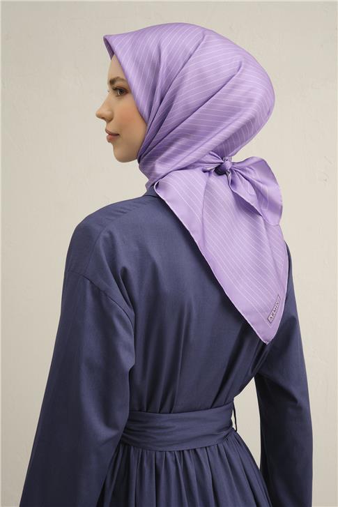 Armine Klasik Desenli Saf İpek Twill Eşarp 9348D 05
