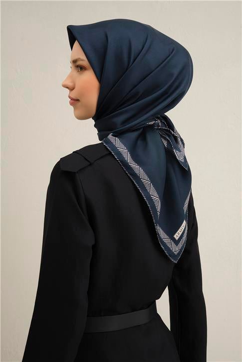 Armine Klasik Desenli Saf İpek Sura Eşarp 9357D 04