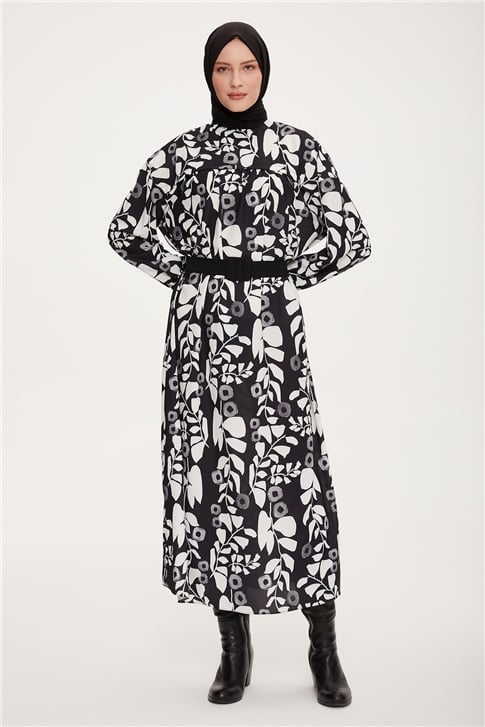 Armine Önü Robalı Çiçekli Elbise 22K9506 Siyah