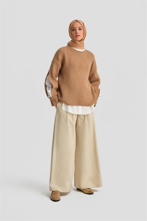 Armine Kolu Yırtmaç Detaylı Kazak 25KD4201 Camel