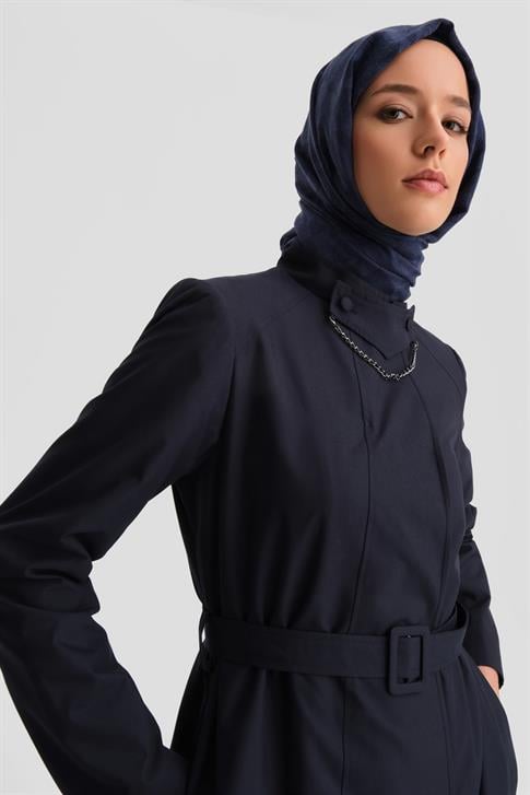 Armine Seyyar Zincir Yakalı Su Geçirmez Pardösü 25K8008 Lacivert