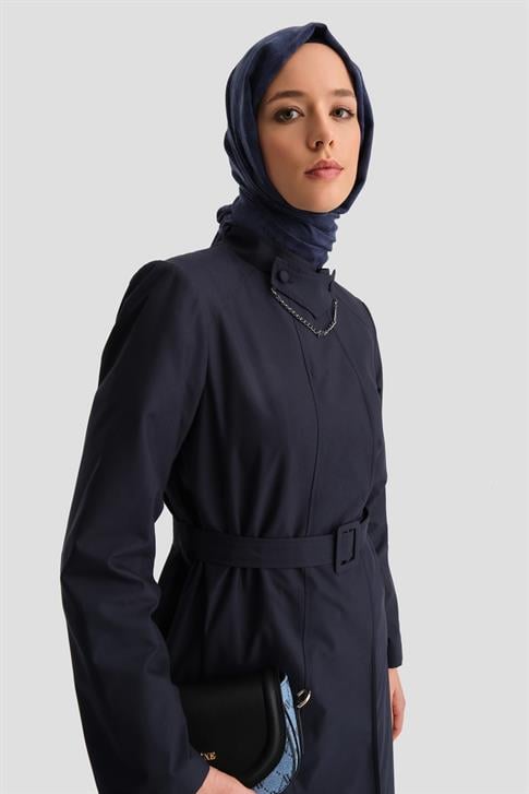 Armine Seyyar Zincir Yakalı Su Geçirmez Pardösü 25K8008 Lacivert