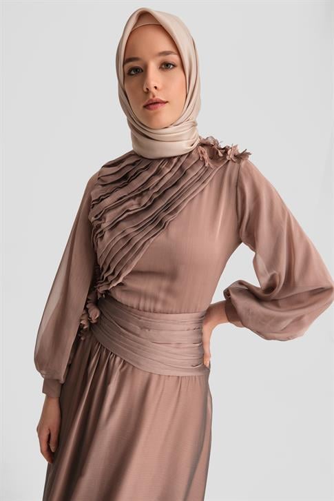 Armine Drapeli ve İşlemeli Abiye Elbise 24K9914 Bronz