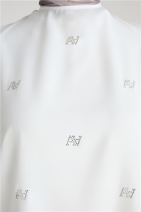 Armine Logo Yapıştırmalı Saten Bluz 24Y3512 Ekru