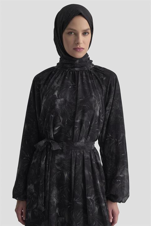 Armine Desenli Katlı Elbise 25KM1022 Siyah