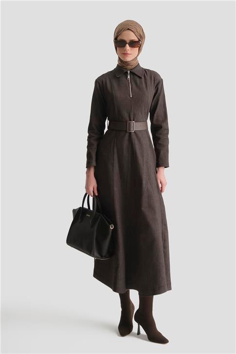 Armine Dikiş Detaylı Denim Elbise 25KD2396 Kahverengi