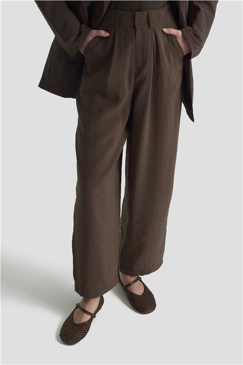 Armine Beli Lastikli Pileli Pantolon 25KD9005 Kahverengi