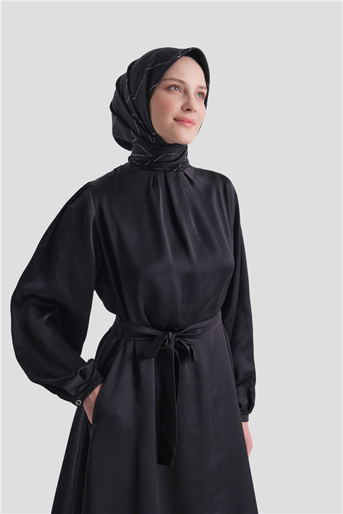 Beli Bağlamalı Saten Elbise Siyah 