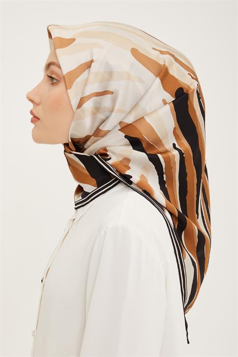 Armine Sura İpek Eşarp 23Ya8919 01