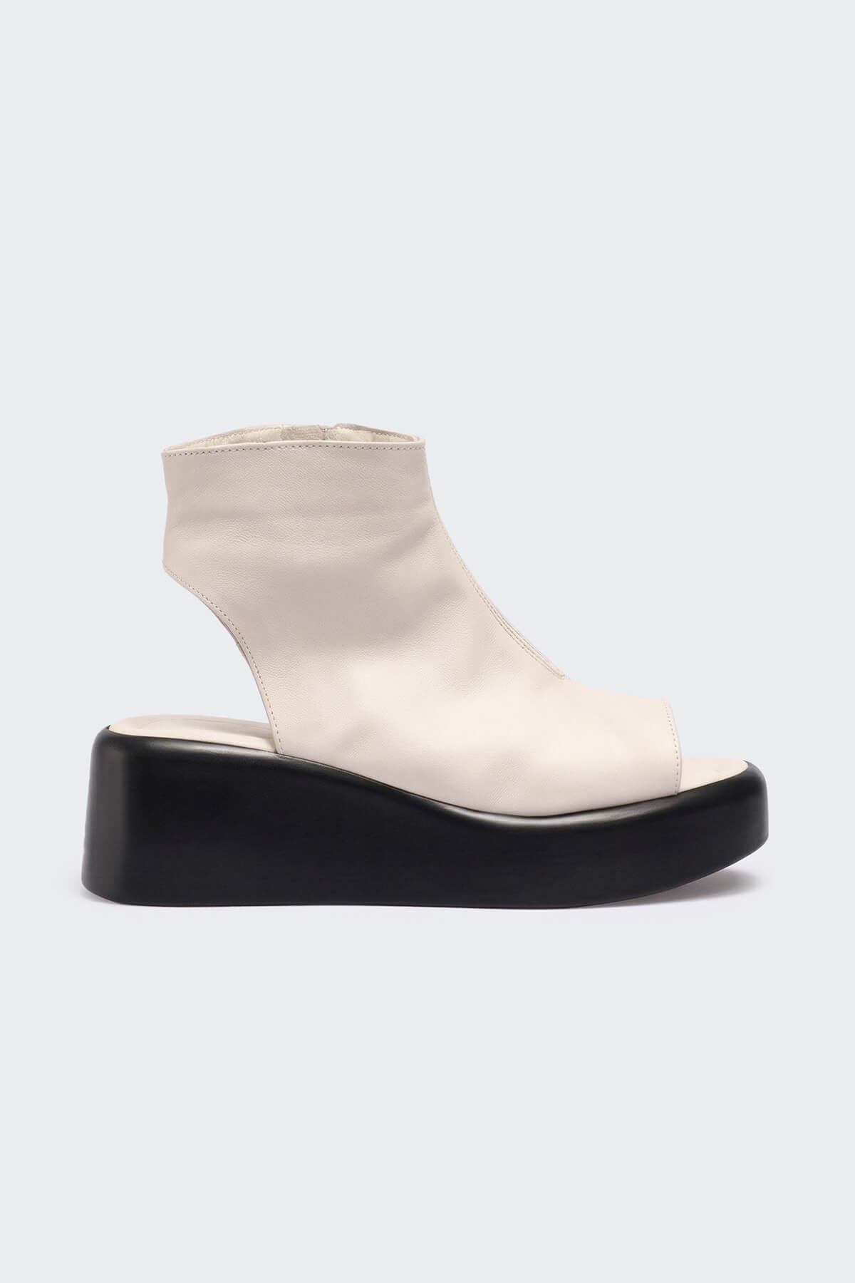 500 Bej Deri Kadın Sandalet