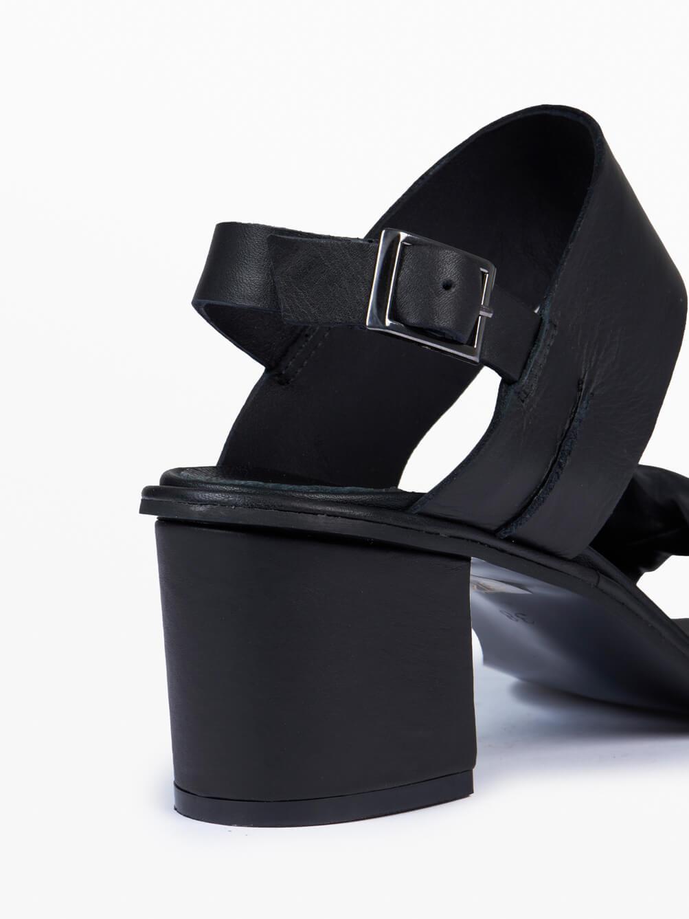 Alan Siyah Deri Kadın Topuklu Sandalet