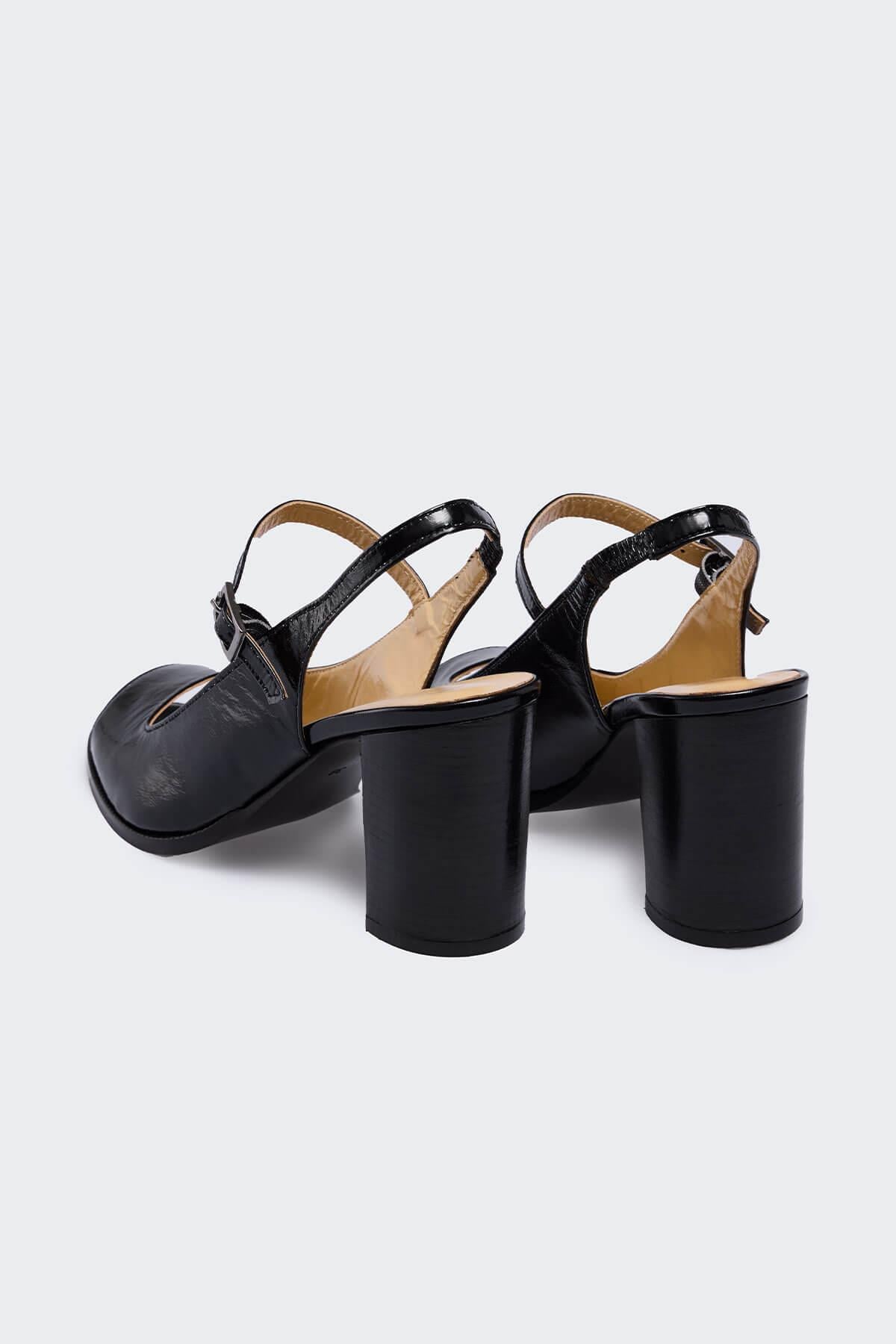 Aleratta Siyah Kırışık Rugan Kadın Topuklu Ayakkabı