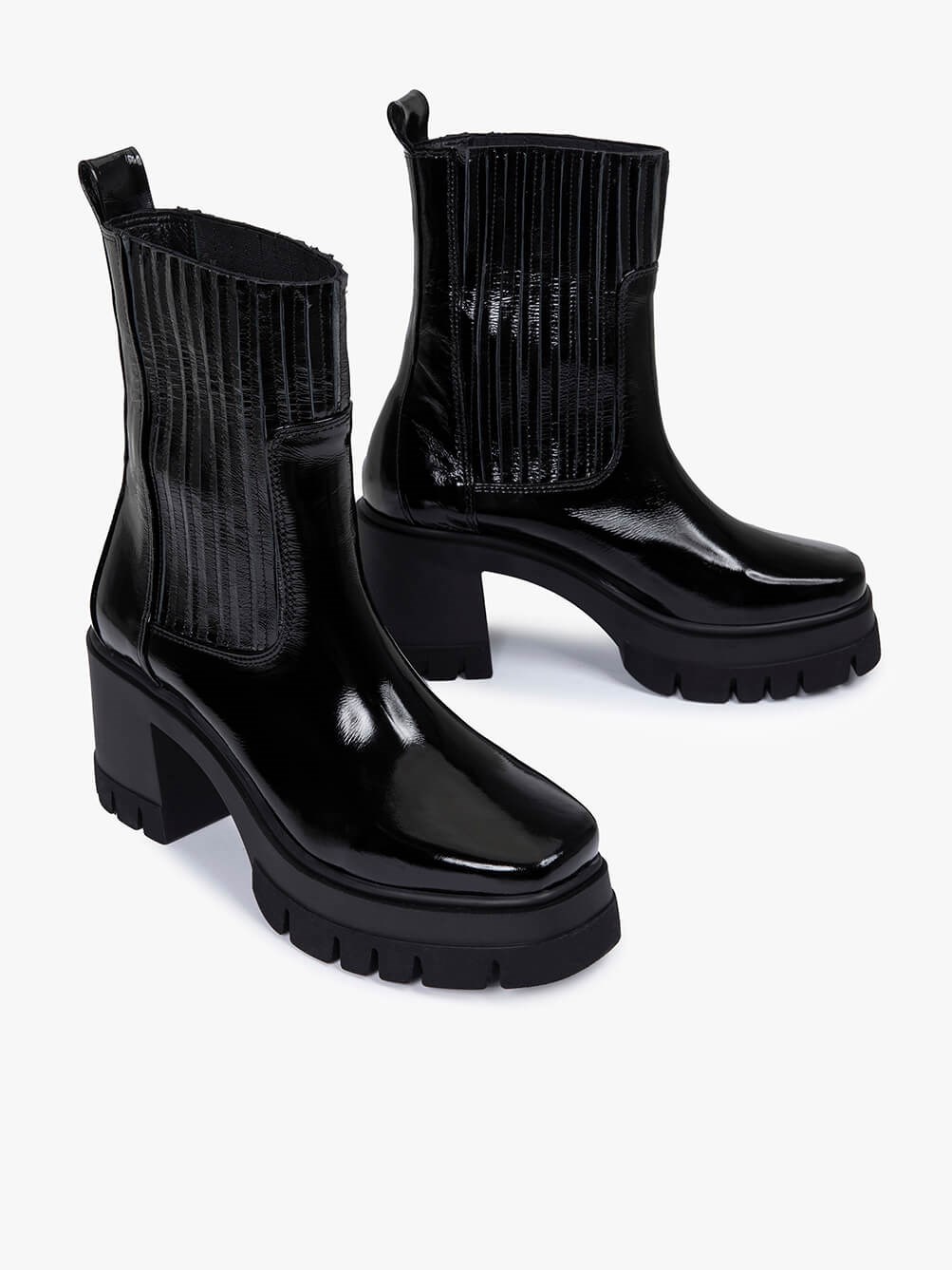 Anton Siyah Rugan Kadın Bot