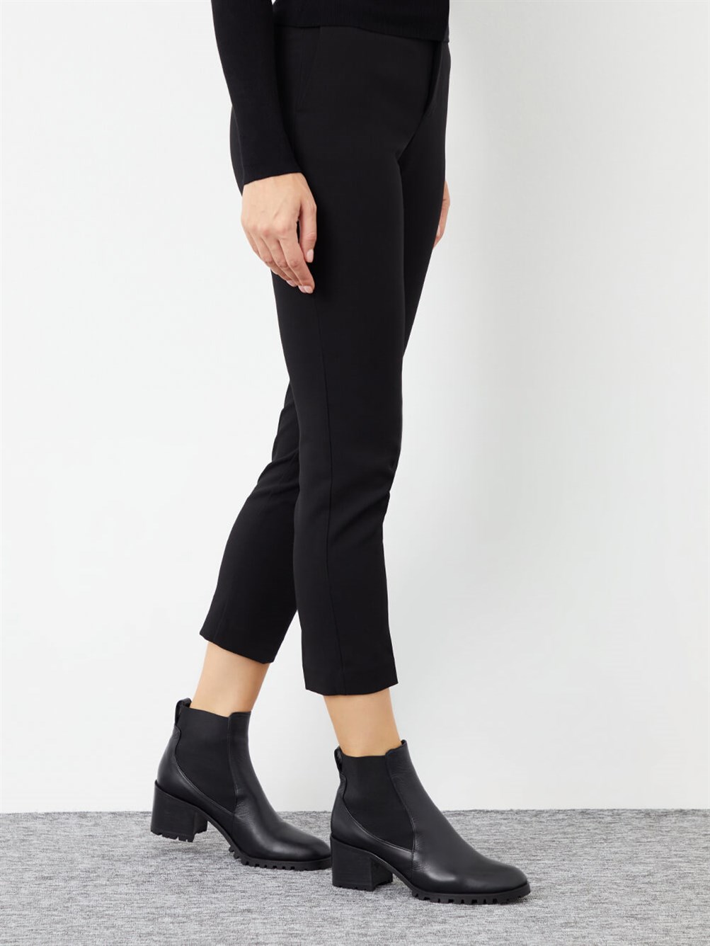 Doyer Siyah Deri Kadın Bot