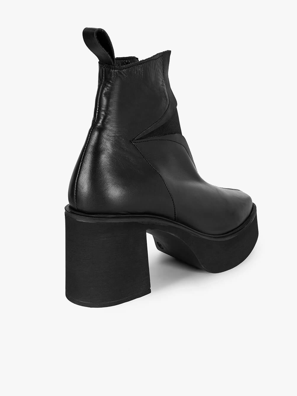 Fana Siyah Deri Kadın Bot