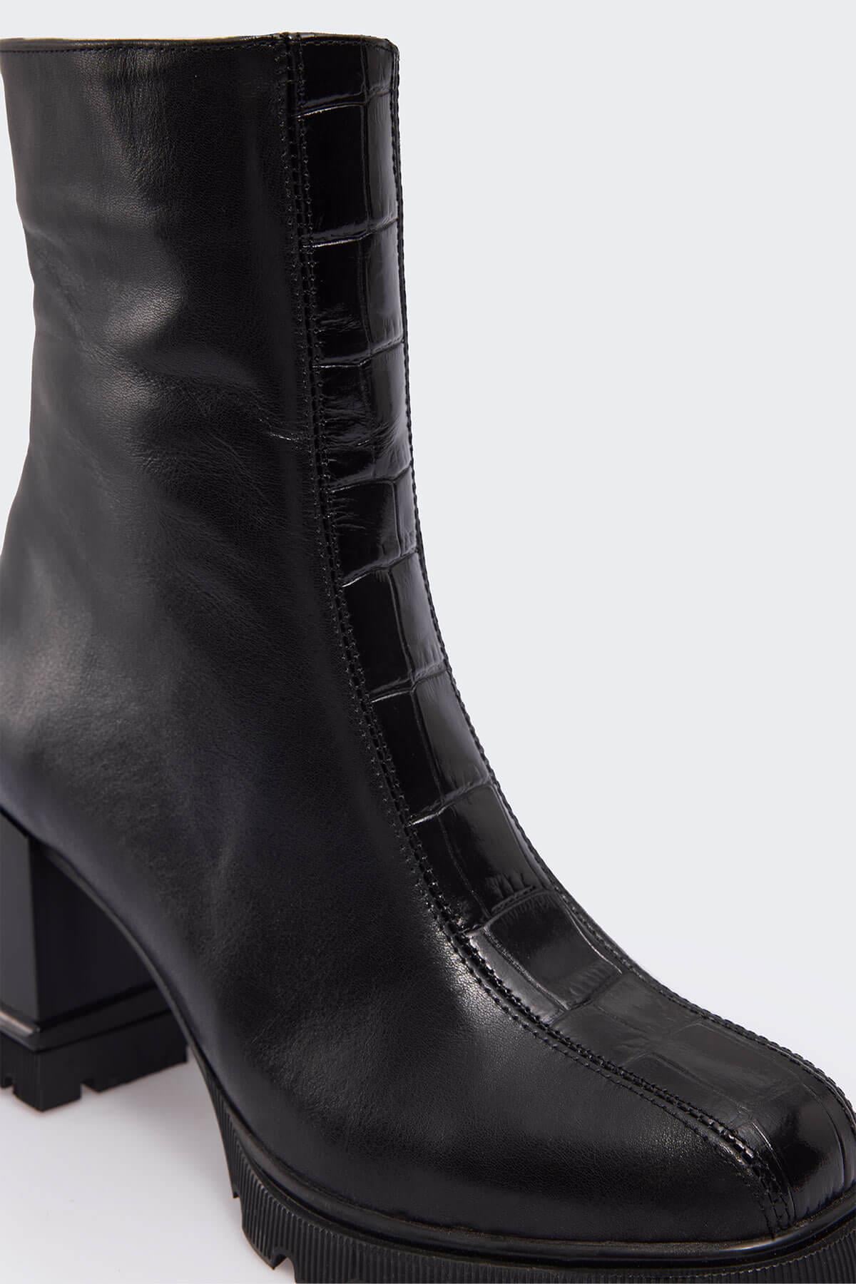 Favgi 2402 Siyah Deri Kadın Bot