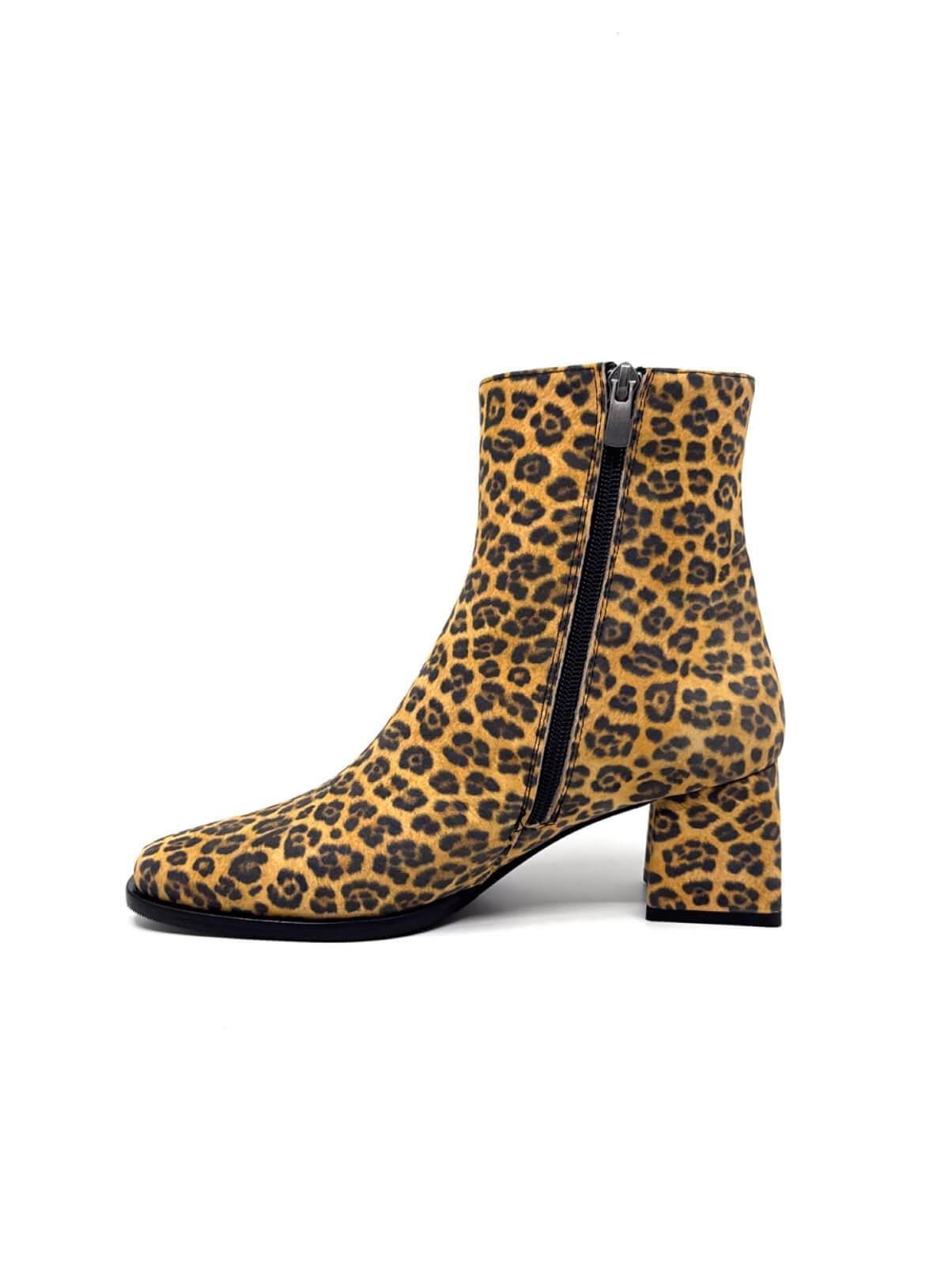 Favgi 2525 Leopar Deri Kadın Bot