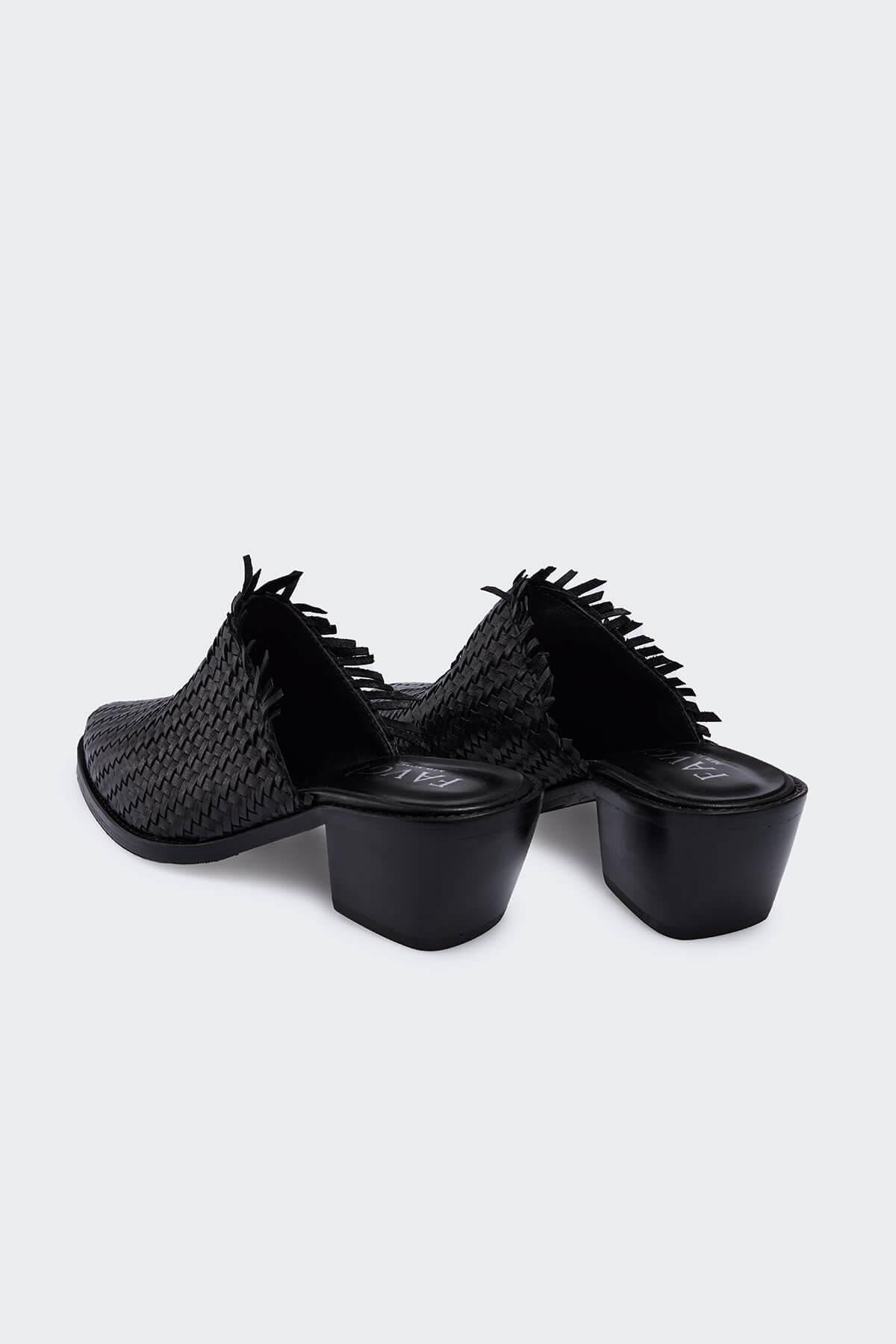 Favreu Siyah Deri Örgü Kadın Terlik