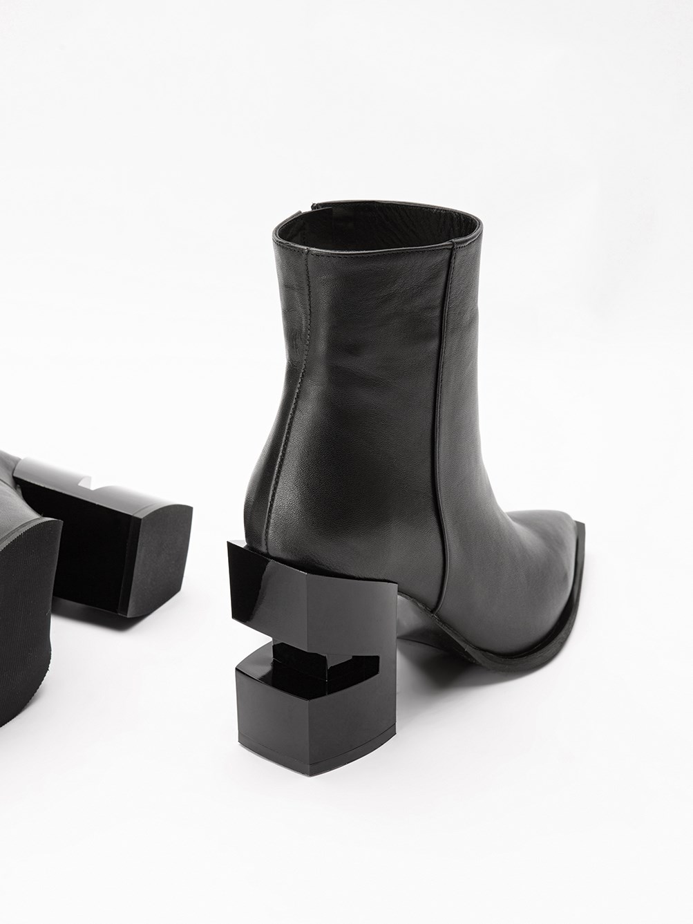 Lantern Siyah Deri Topuk Detaylı Bot